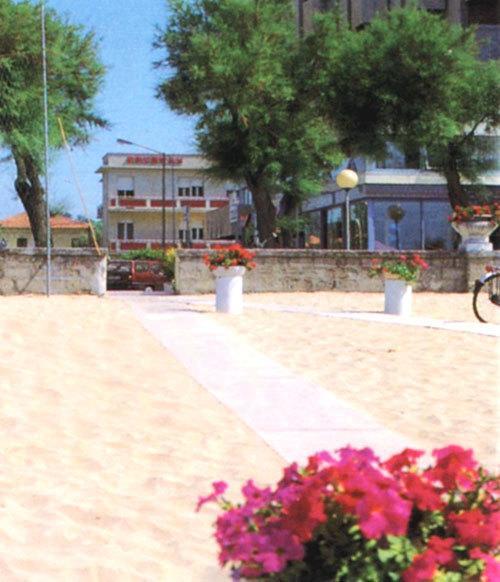 Hotel Hamburg Senigallia Buitenkant foto