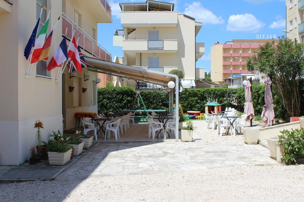 Hotel Hamburg Senigallia Buitenkant foto