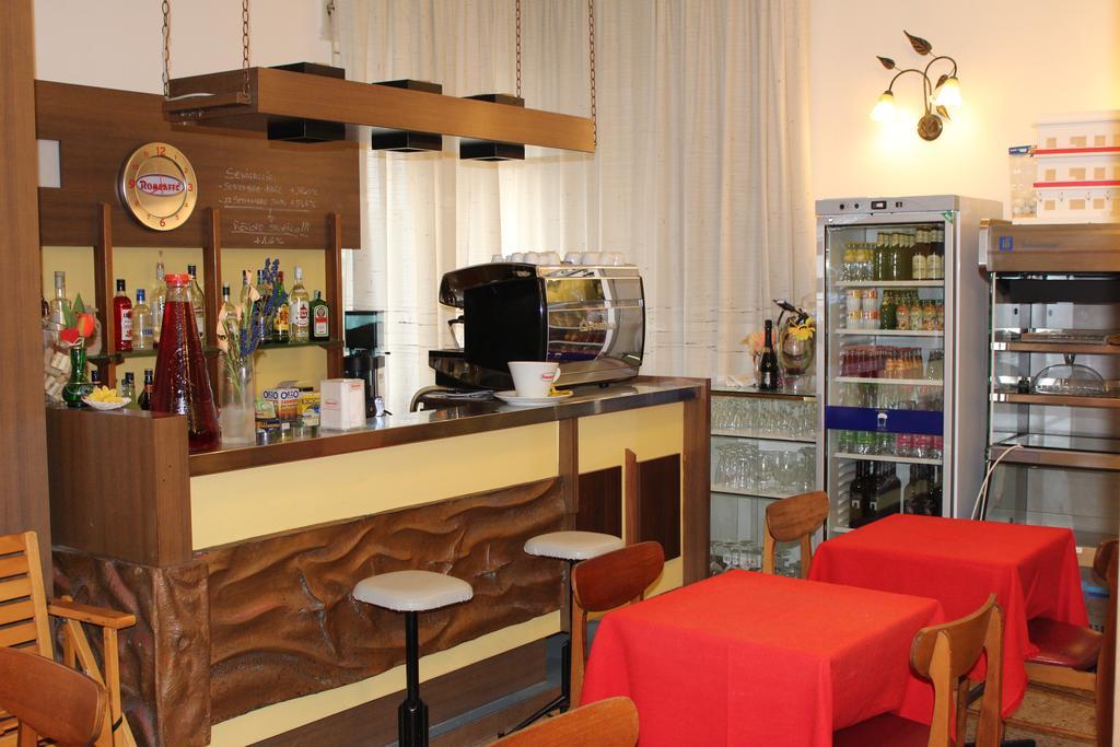 Hotel Hamburg Senigallia Buitenkant foto
