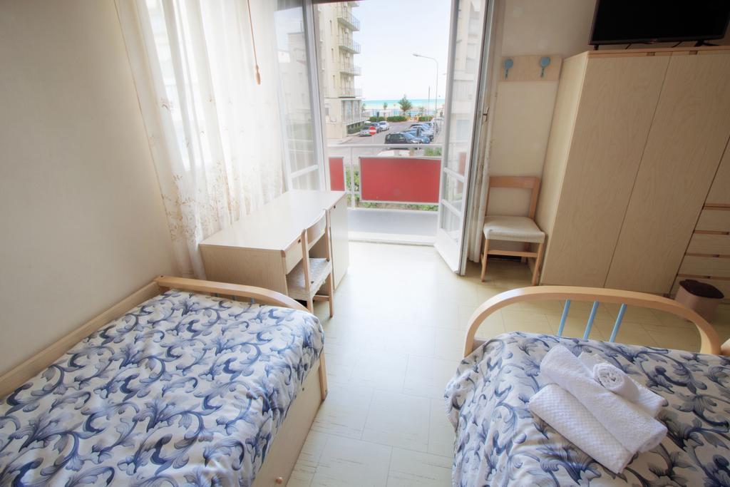 Hotel Hamburg Senigallia Buitenkant foto